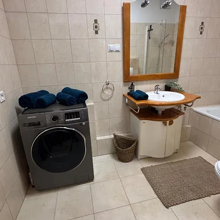Saska Kepa Francuska Apartman Varsó